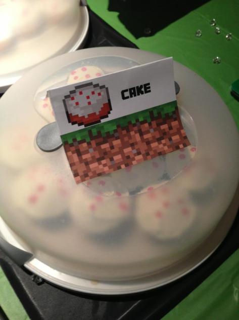 Minecraft Birthday Party Cake snacks treats food